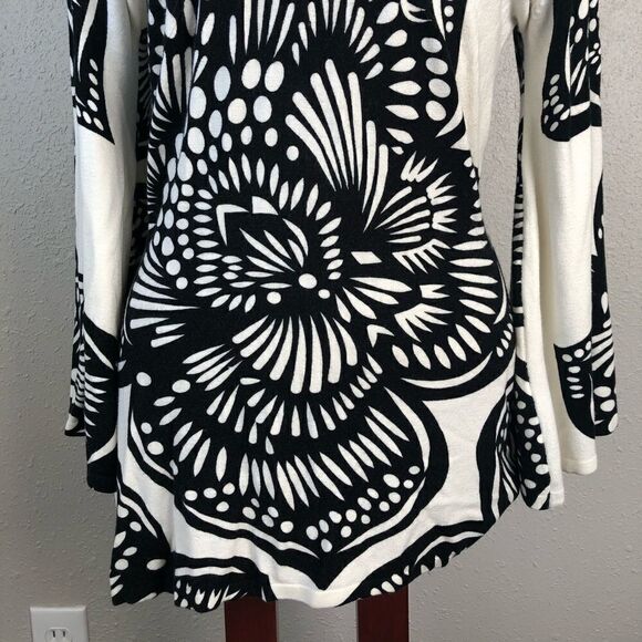 V Neck Tunic by Red Size Medium - Picture 3 of 8